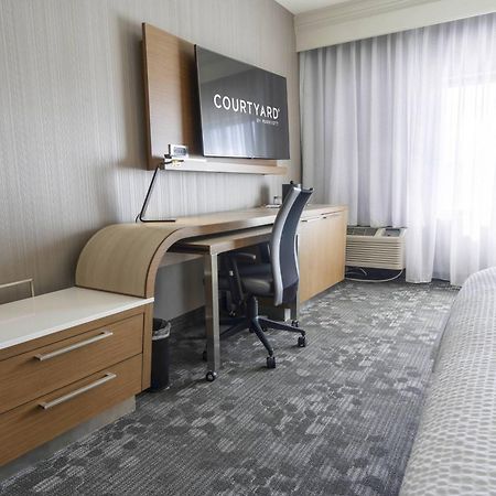 Courtyard By Marriott Cleveland Willoughby Hotel Екстериор снимка