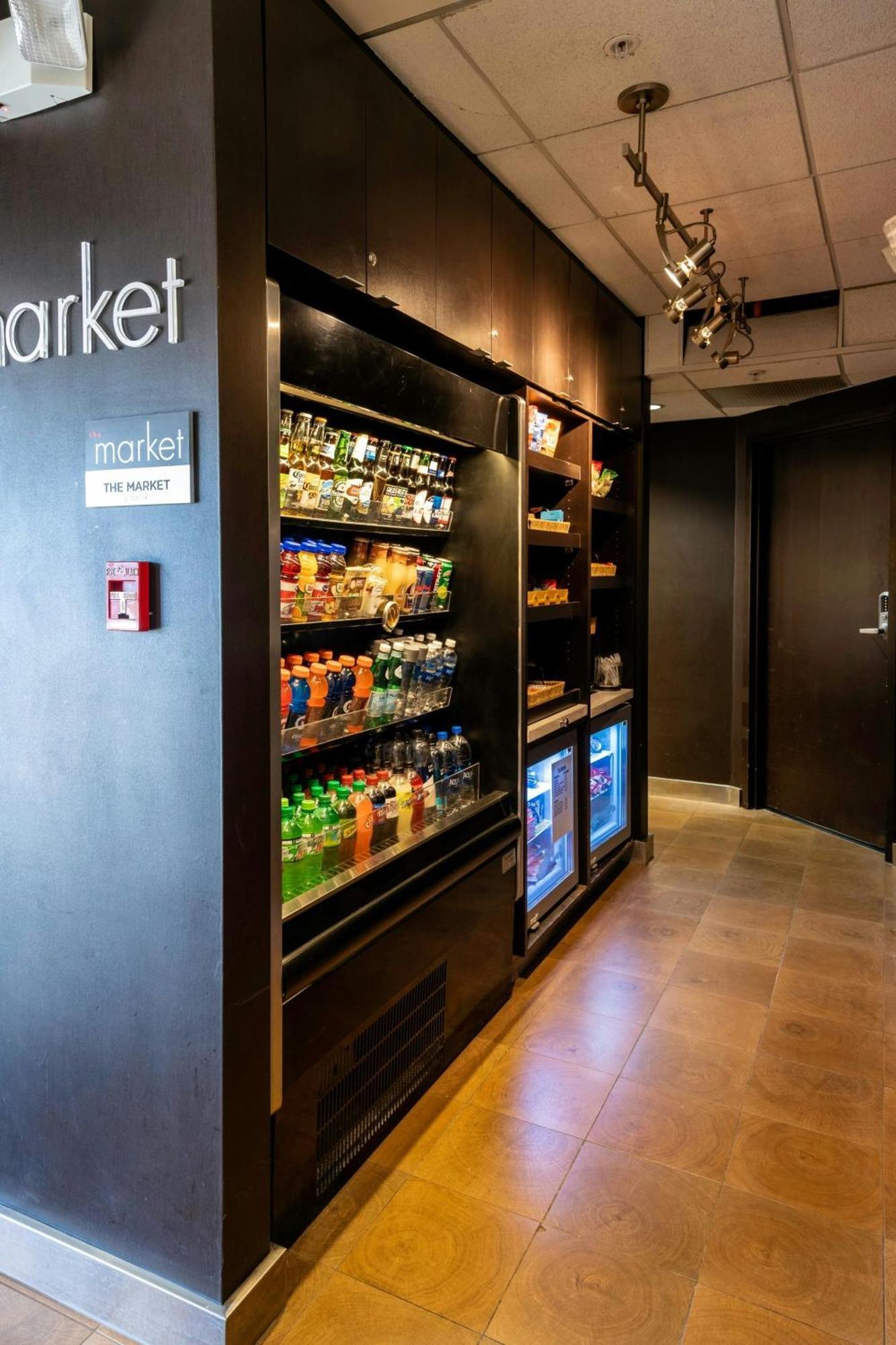 Courtyard By Marriott Cleveland Willoughby Hotel Екстериор снимка