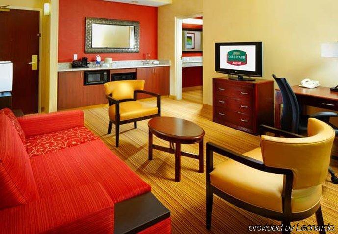 Courtyard By Marriott Cleveland Willoughby Hotel Стая снимка