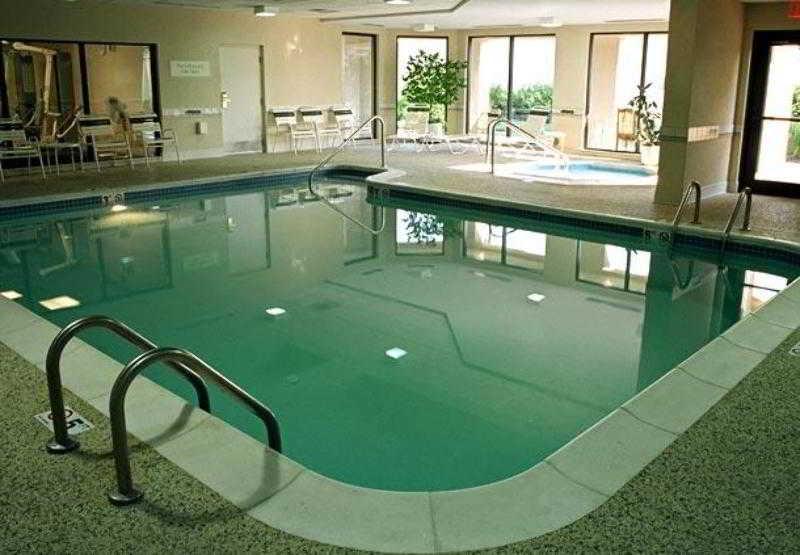 Courtyard By Marriott Cleveland Willoughby Hotel Съоръжения снимка