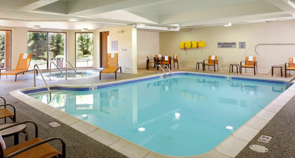 Courtyard By Marriott Cleveland Willoughby Hotel Съоръжения снимка